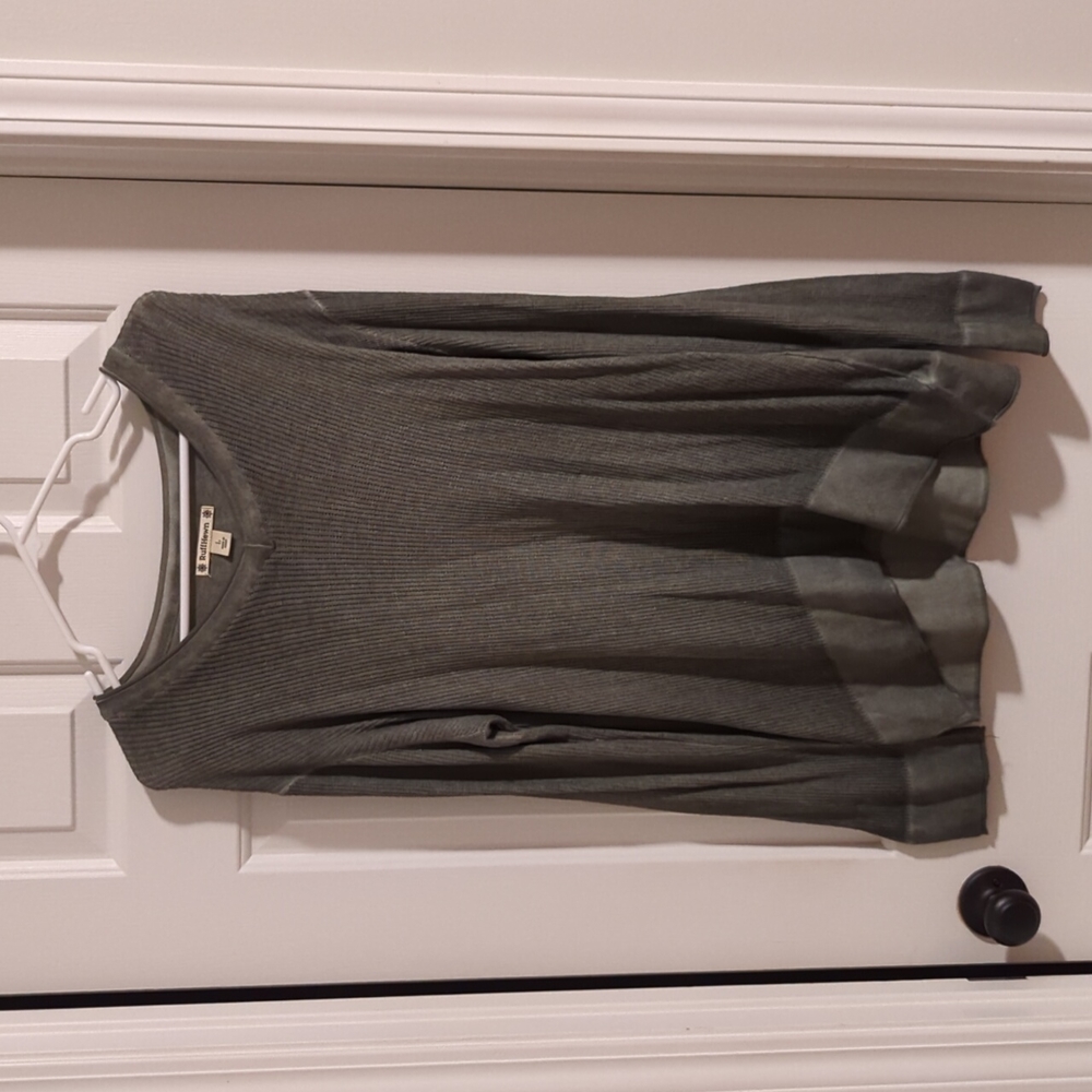 Green worn look light-weight sweater